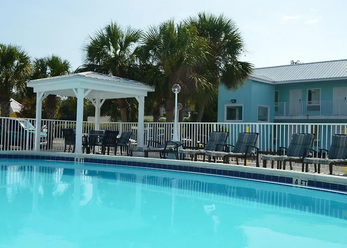 Destin Inn & Suites